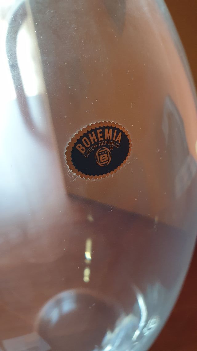 Vaso in cristallo con placca in argento