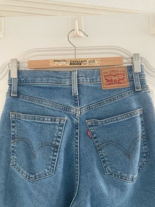 Vaqueros Levi's Mom High Waisted Talla 26/29