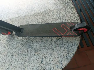 Patinete RUNFIT Negro y Rojo