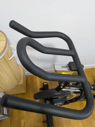 Bicicleta Spinning BH Duke retrofitada