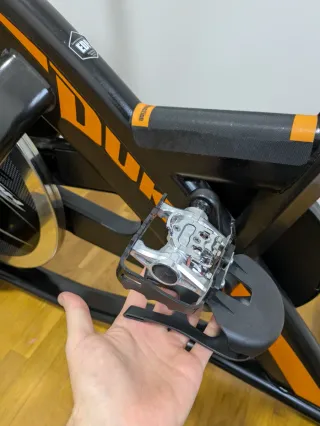 Bicicleta Spinning BH Duke retrofitada