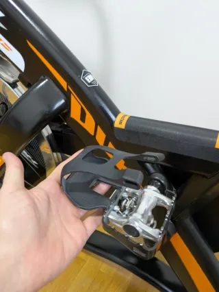 Bicicleta Spinning BH Duke retrofitada