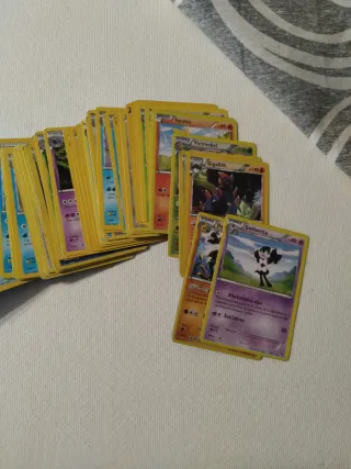 Cartas Pokémon variadas en español