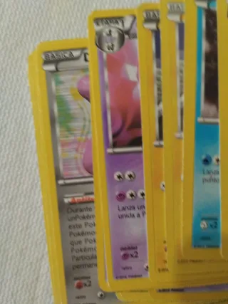 Cartas Pokémon variadas en español