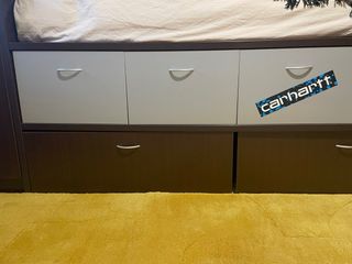 Dormitorio individual con cama, almacenaje, zapate