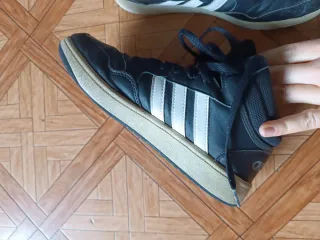 Zapatillas Adidas caña alta negras