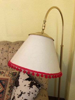 Lámpara de pie dorada vintage con pantalla