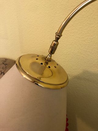 Lámpara de pie dorada vintage con pantalla