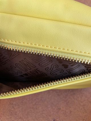 Riñonera Love Moschino is