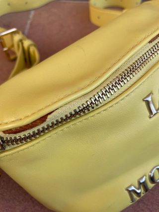 Riñonera Love Moschino is