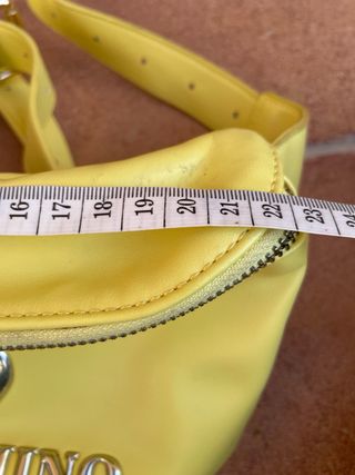 Riñonera Love Moschino is