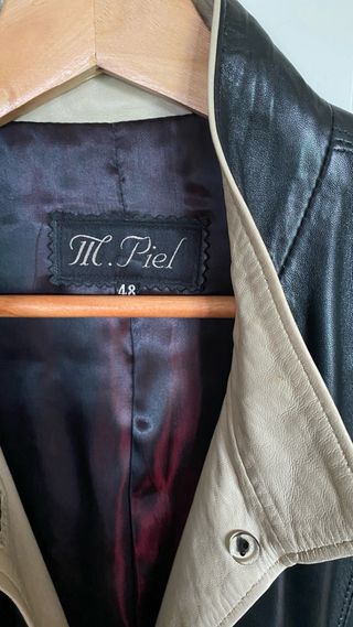 Chaqueta de piel negra