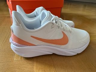 Zapatillas Nike Blancas y Naranja
