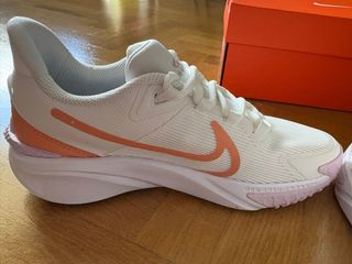 Zapatillas Nike Blancas y Naranja