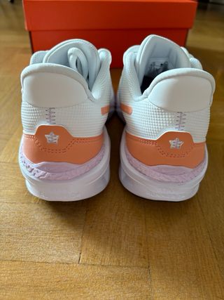 Zapatillas Nike Blancas y Naranja