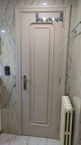 Puerta doble madera con cristales