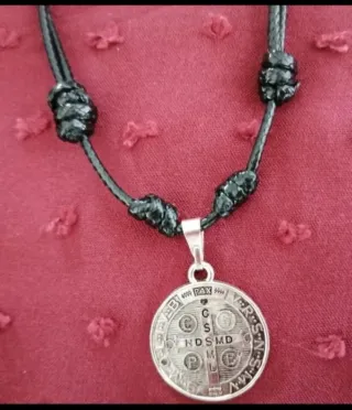 Colgante Llave con llave ó Medalla de San Benito