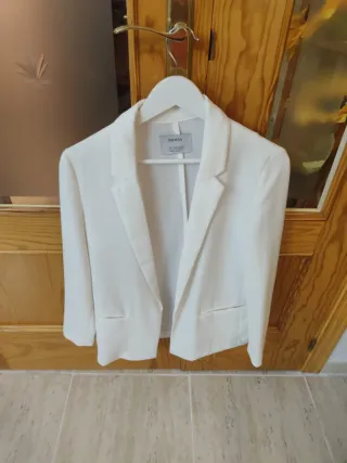 Chaqueta Blanca Bershka