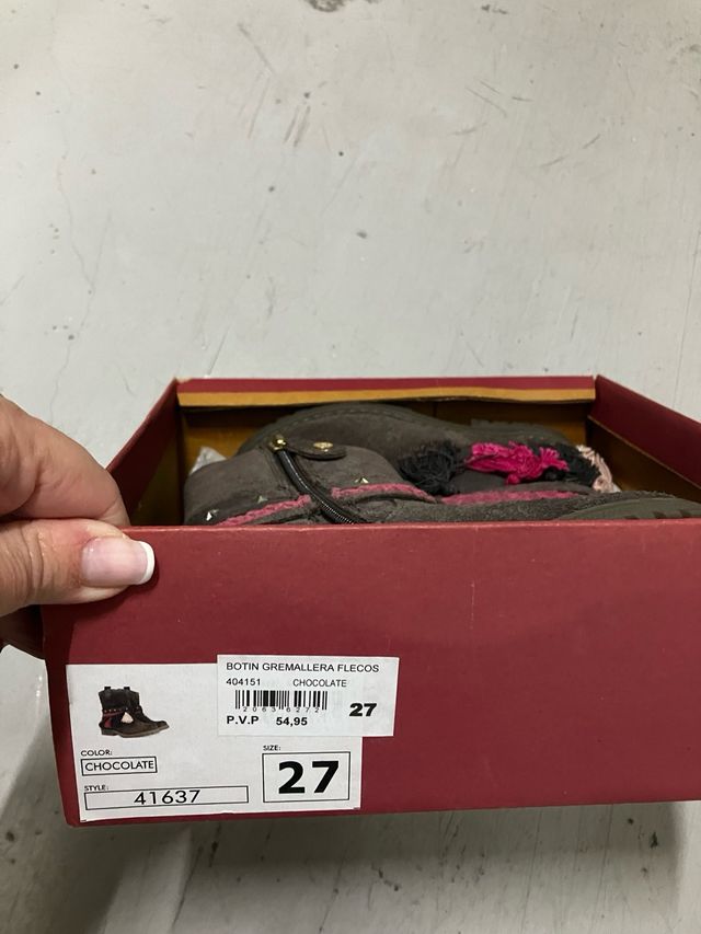 Botas Gioseppo Talla 27 Marrones con Flecos