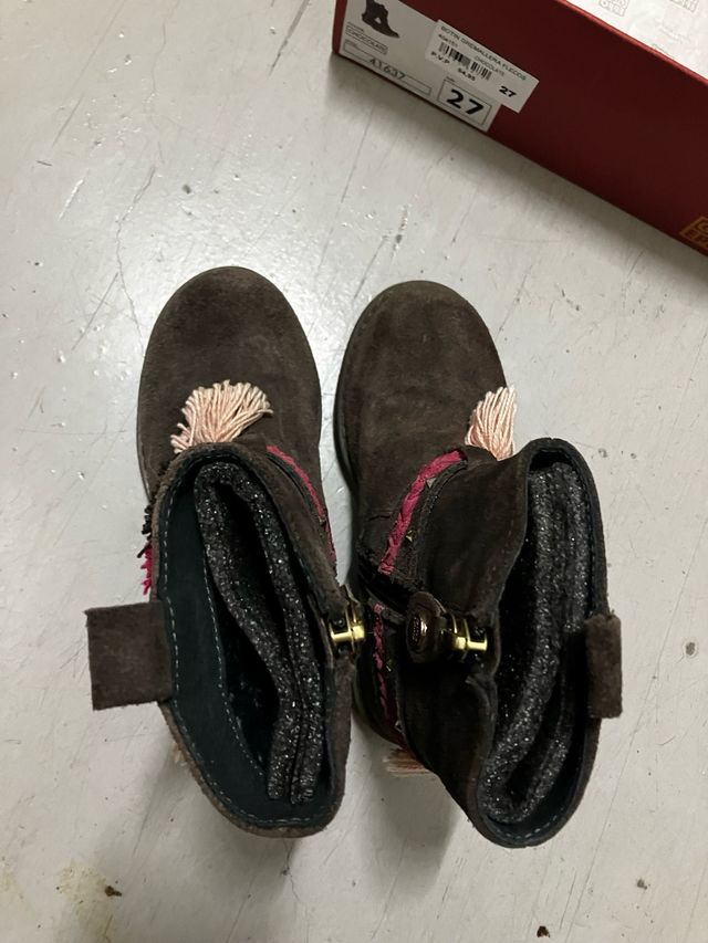 Botas Gioseppo Talla 27 Marrones con Flecos