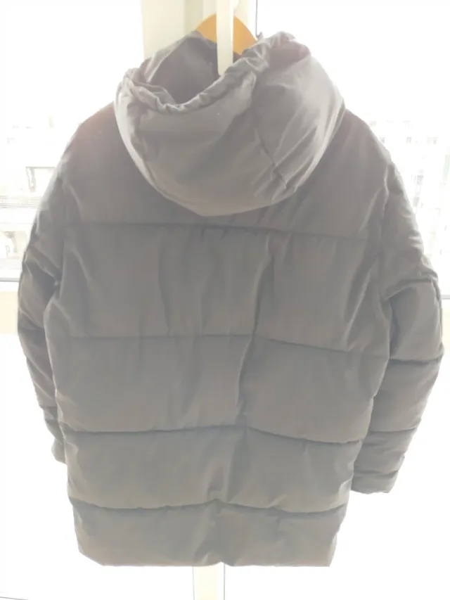 Abrigo acolchado con capucha