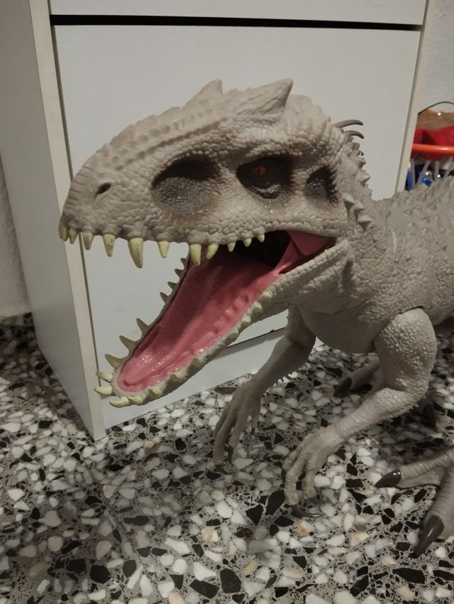 Indominus Rex Colosal Jurassic World