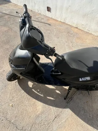 Yamaha Jog R Negra