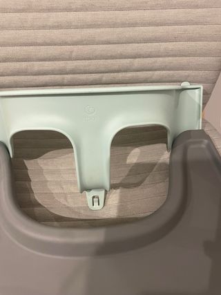 Bandeja Stokke gris + accesorio trona