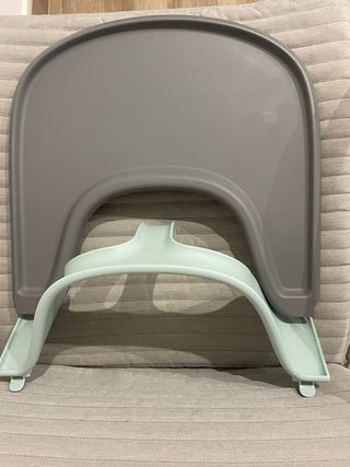 Bandeja Stokke gris + accesorio trona