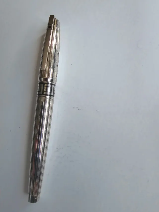 Pluma estilográfica S.T. Dupont Plata