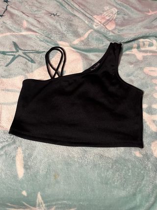 Top negro asimétrico talla S