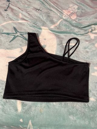 Top negro asimétrico talla S
