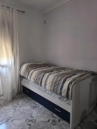 Cama nido juvenil madera, armario y cajonera.