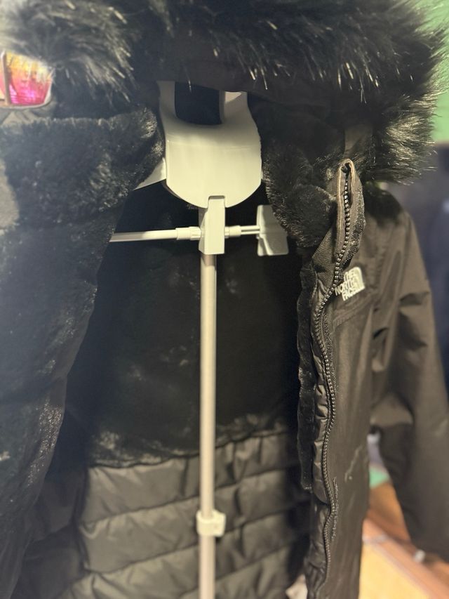 Parka The North Face Negra con Capucha