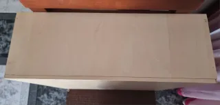 Estantería de madera beige