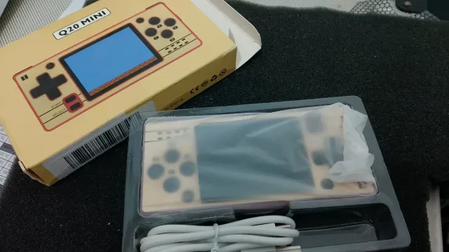 Consola Q20 MINI Bege/Dourada