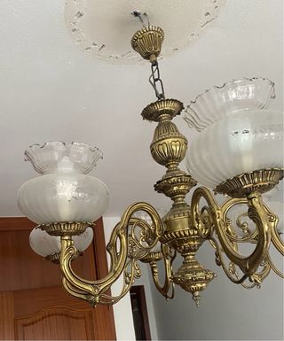 Lámpara de techo antigua dorada