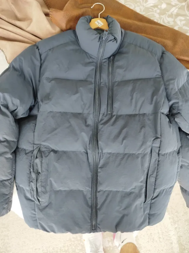 Cazadora acolchada gris básica