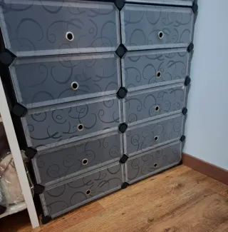 Zapatero modular plástico negro y gris