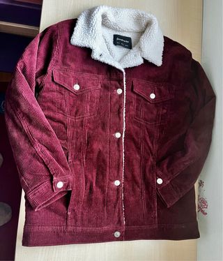 Cazadora de pana granate con borreguillo