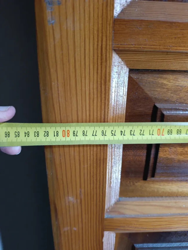 Puerta de madera maciza de entrada