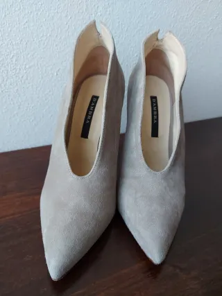 Scarpe con tacco alto beige scamosciate