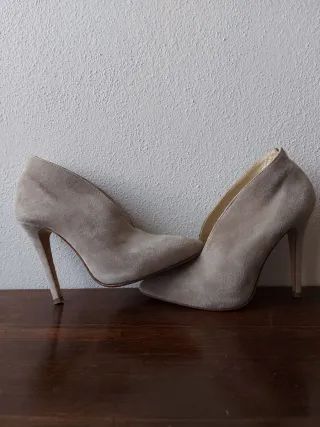 Scarpe con tacco alto beige scamosciate
