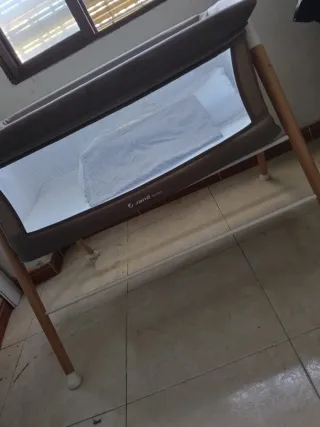 Minicuna JANE Woods prácticamente nueva.