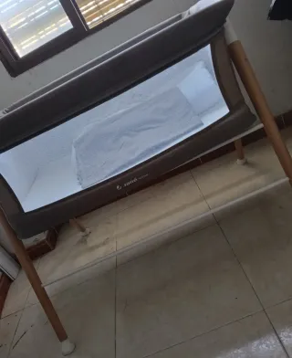 Minicuna JANE Woods prácticamente nueva.