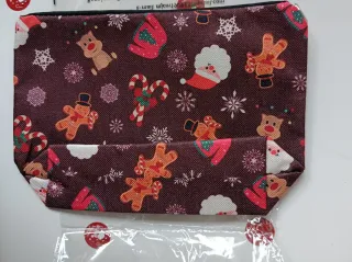 Pochette con fantasia natalizia.