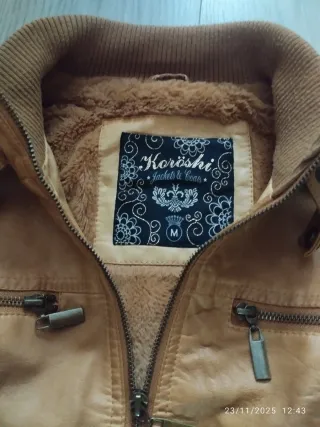 Chaqueta efecto piel marrón