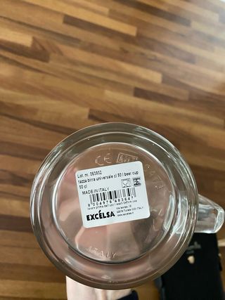 2 Bicchieri Birra 0,5L,uno è della marca Excelsa