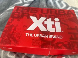 Zapatos Xti Mujer Blancos y Plateados