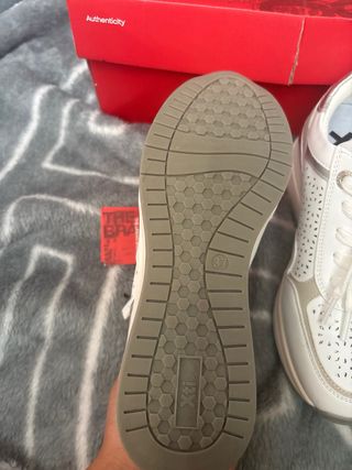 Zapatos Xti Mujer Blancos y Plateados